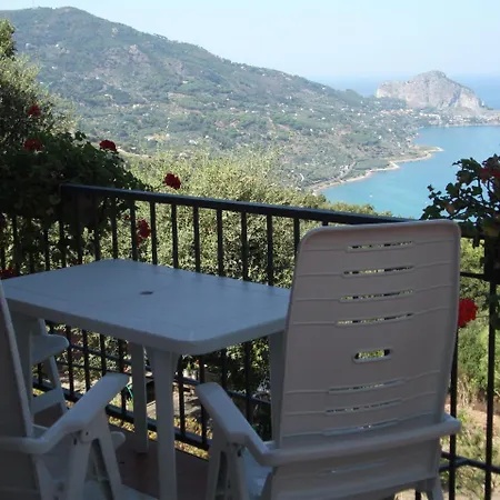 Sleeps 4 Air Con Cefalù