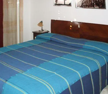 Sleeps 4 Air Con Apartment *
