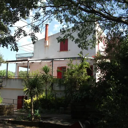 Sleeps 4 Air Con Cefalù