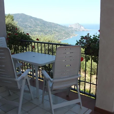 Sleeps 4 Air Con Lejlighed Cefalù